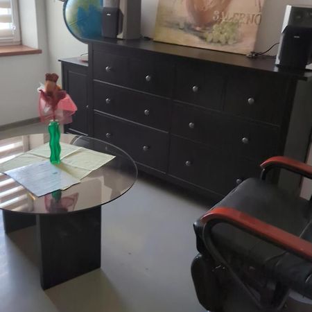Apartament Bydleni V Centru Ov Blizko Stodolni, Bez Vytahu Ostrawa Zewnętrze zdjęcie